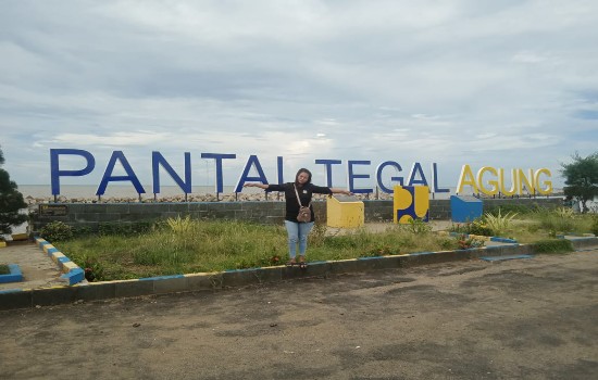 Elok dan Asri Pantai Tegal Agung, Ramai Dikunjungi Wisatawan&nbsp;Lokal