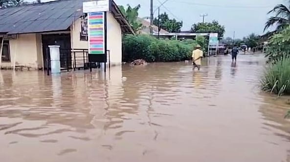 Beberapa Desa di Kecamatan Way Lima Terlanda Banjir, Masyarakat Minta Bupati Carikan&nbsp;Solusi