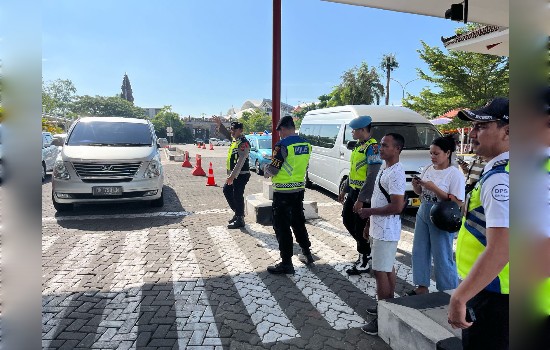 Personil Posyan Terpadu Lebaran Giat Pengaturan Arus&nbsp;Lalin