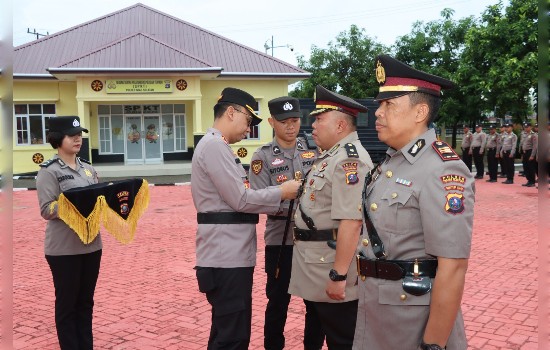 Upacara Sertijab Kabag Ren dan Kapolsek Dipimpin Langsung Kapolres&nbsp;Nisel