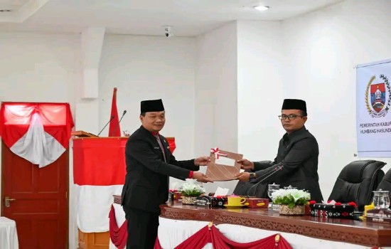 Wabup sampaikan Nota Jawaban Bupati Humbahas terhadap Pemandangan Umum Fraksi atas Ranperda Pertanggungjawaban APBD TA 2023 dan Ranperda RPJPD&nbsp;2025-2045