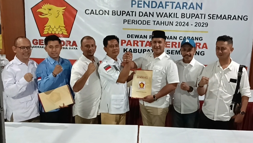 Ditemani Ratusan Relawan dan Vespa Antik , Wakil Ketua Tunas Indonesia Raya (TIDAR) Jateng Mendaftar Bacawabup&nbsp;Semarang