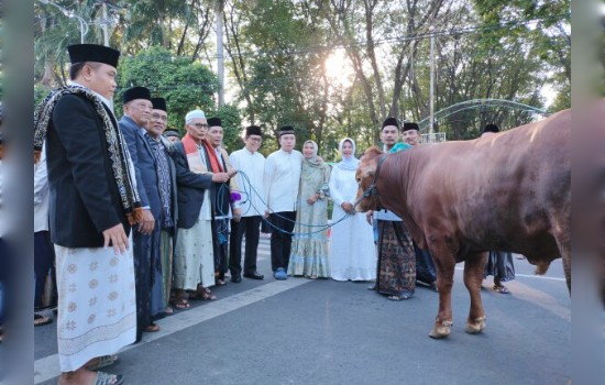 Pj Bupati Bojonegoro : Idhul Adha Jadi Momen Tumbuhkan Rasa Solidaritas dan Kepekaan&nbsp;Sosial