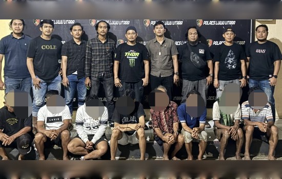 8 Pelaku 303 Judi Sabung Ayam di Gulung Polisi, Uang Tunai dan 3 ekor Ayam&nbsp;Diamankan”