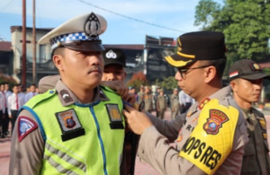 Kapolres Nisel Pimpin Apel Gelar Pasukan Untuk Memulai OPS Patuh Toba&nbsp;2024