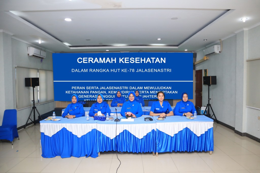 Dalam rangka HUT ke-78 Jalasenastri Danlanal Cirebon mengikuti video conference (vicon) Pangkoarmada&nbsp;I.